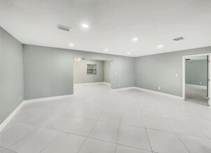 8 Lake Ct in Ocala, FL - Building Photo - Building Photo