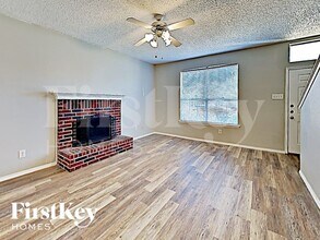 530 Alameda Ave in Duncanville, TX - Foto de edificio - Building Photo