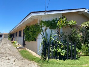 1549 Plaza del Amo in Torrance, CA - Building Photo - Building Photo