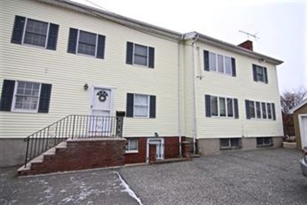 33 Salem St, Unit #2F in Wakefield, MA - Foto de edificio