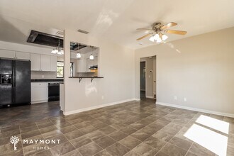 10849 60th Ave N in Seminole, FL - Foto de edificio - Building Photo