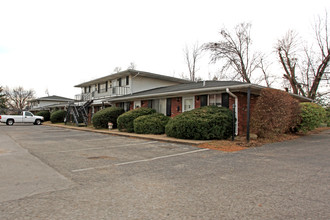 Townsquare Apartments in Clarksville, IN - Building Photo - Building Photo