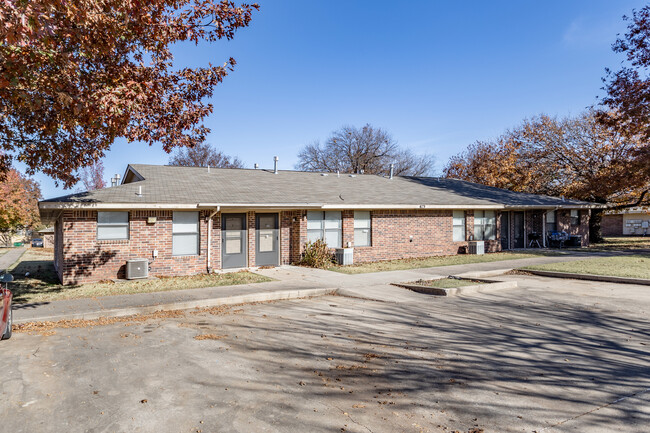 630 E Oklahoma St in Tulsa, OK - Foto de edificio - Building Photo