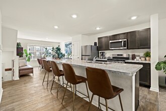 6550 Linden Trl in Bull Valley, IL - Foto de edificio - Building Photo