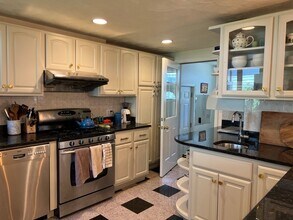 11 Garrison Rd in Arlington, MA - Building Photo - Building Photo