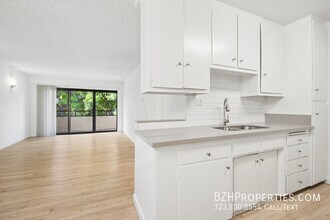 7540 Hampton Ave in West Hollywood, CA - Building Photo - Building Photo