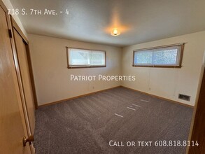718 S 7th Ave in West Bend, WI - Building Photo - Building Photo