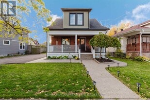 4765 2nd Ave in Niagara Falls, ON - Building Photo