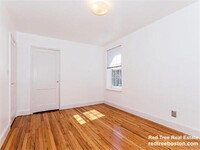 25 Englewood Ave, Unit 2 in Brookline, MA - Building Photo - Building Photo