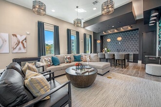 Alta Rolling Oaks in San Antonio, TX - Building Photo - Building Photo