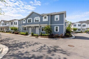5124 Cora Anne Ln in Virginia Beach, VA - Building Photo