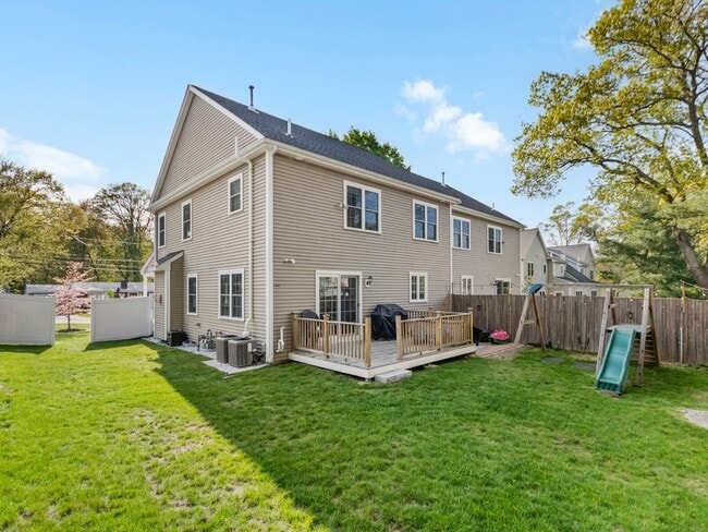 22 Wellesley Ave in Natick, MA - Building Photo - Building Photo