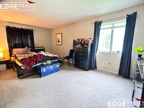 49 Village Brook Ln, Unit 2 in Natick, MA - Building Photo - Building Photo