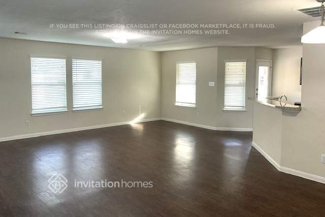 6111 El Oro Dr in Houston, TX - Foto de edificio - Building Photo