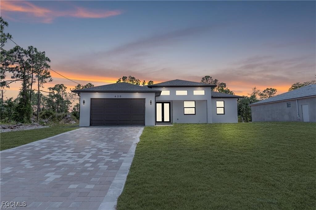 620 Raintree St E in Lehigh Acres, FL - Building Photo