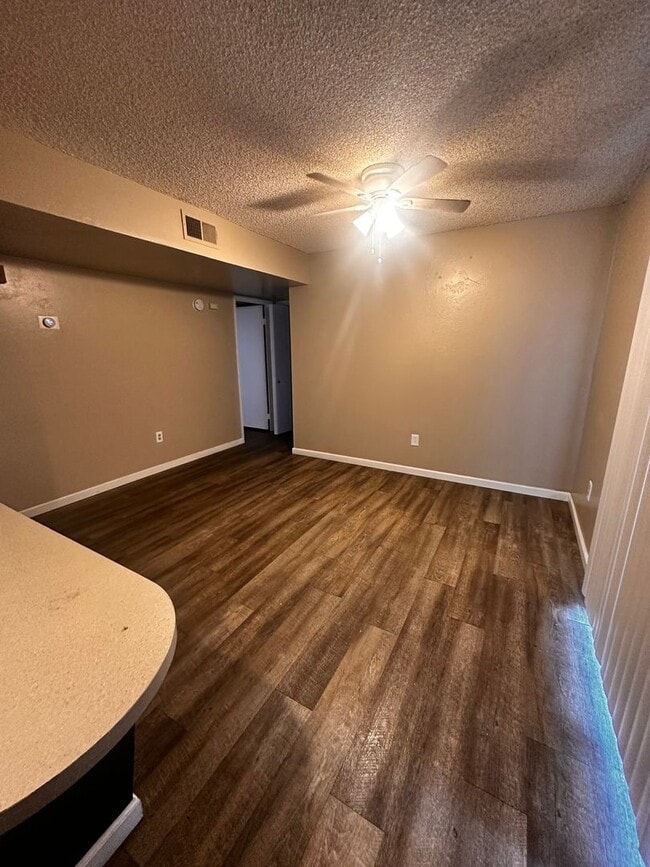 5001 Belle Ter in Bakersfield, CA - Building Photo - Building Photo