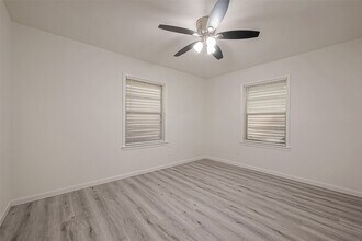 715 W 9th St in Freeport, TX - Building Photo - Building Photo