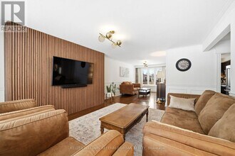 160 Caines Ave in Toronto, ON - Building Photo - Building Photo