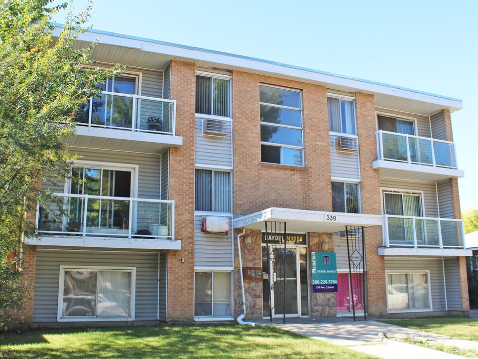 Raydel Manor in Saskatoon, SK - Building Photo