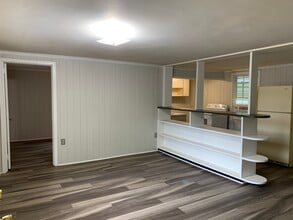 330 1/2 North White Street, Unit Apt. A (downstairs) in Carrollton, GA - Building Photo - Building Photo