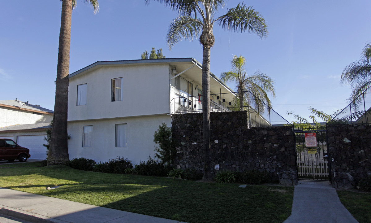 Lehigh Apartments in Montclair, CA - Foto de edificio