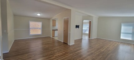 8090 Sawtell Rd in Sheridan, OR - Building Photo - Building Photo