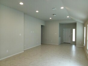 11613 Lago de Garda Dr in Austin, TX - Foto de edificio - Building Photo
