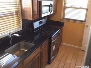 30 Kuhl Ave in Hicksville, NY - Building Photo - Building Photo