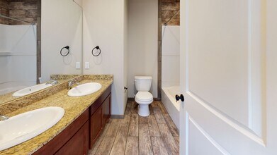 1105 6th St SE in Minneapolis, MN - Building Photo - Building Photo