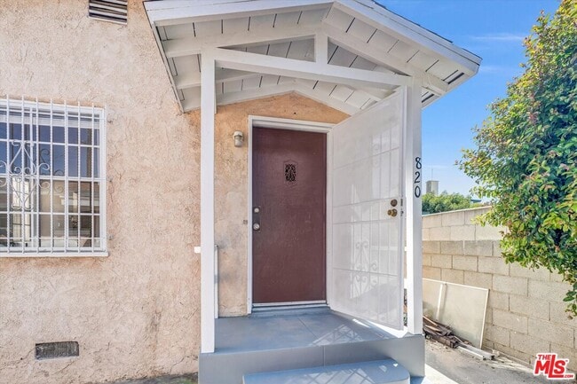 property at 820 S Grevillea Ave