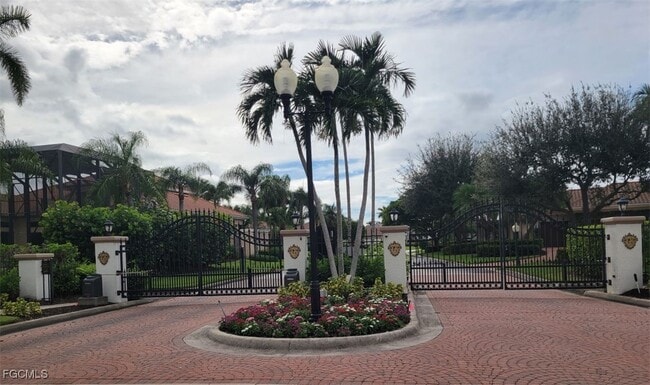 11620 Compass Point Dr in Ft. Myers, FL - Building Photo - Building Photo
