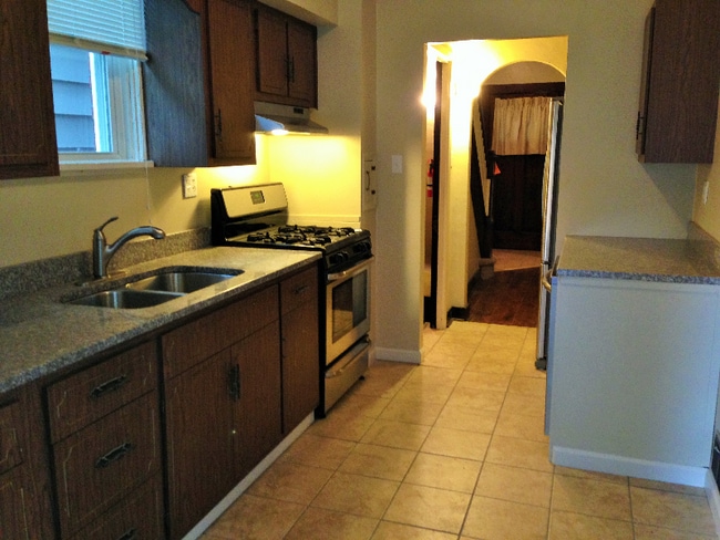 435 Eureka St in Pittsburgh, PA - Building Photo - Building Photo