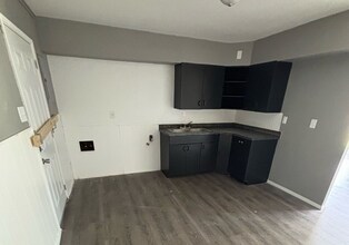 16 Westwood Dr in Sauget, IL - Building Photo - Building Photo