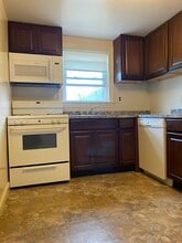 55 Nathan Rd, Unit 1 in Waltham, MA - Foto de edificio - Building Photo