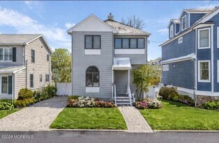 6 Cook St in Monmouth Beach, NJ - Building Photo