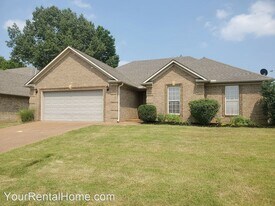 82 Grove Hill Ln in Jackson, TN - Building Photo