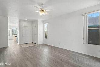 8815 N 66th Ave in Glendale, AZ - Building Photo - Building Photo