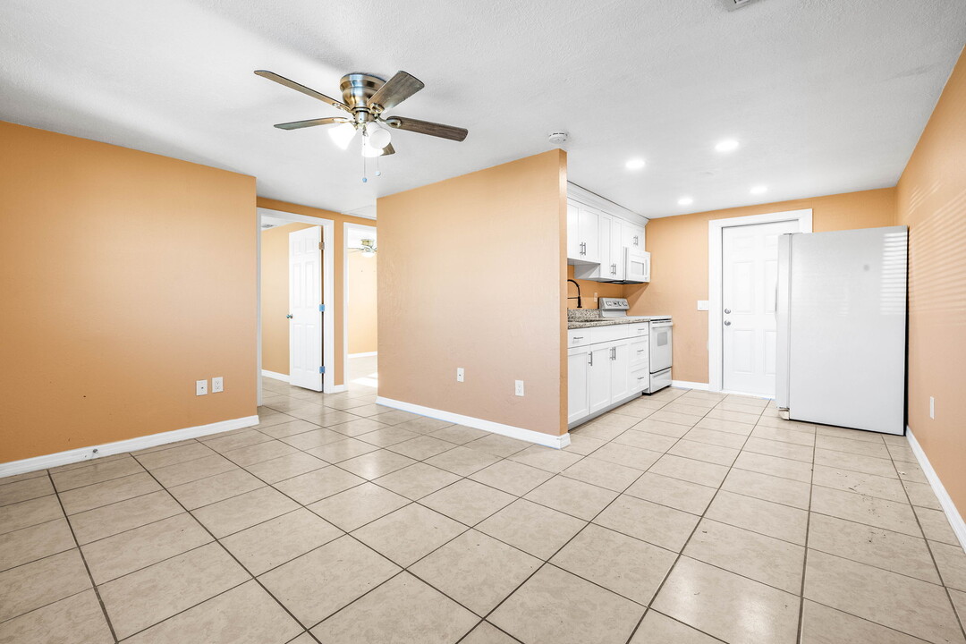 2137 Ranchita Trl in Holiday, FL - Building Photo