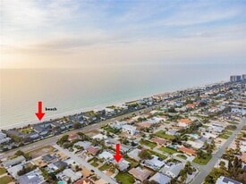 109 24th St in Belleair Beach, FL - Building Photo