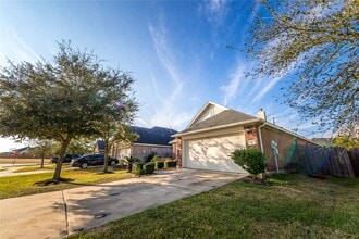 19214 Garrett Knolls Ln in Richmond, TX - Building Photo - Building Photo