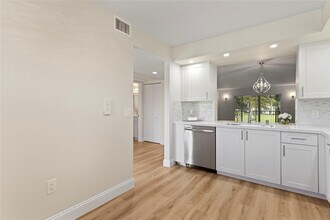 1501 SW 131st Way in Pembroke Pines, FL - Building Photo - Building Photo