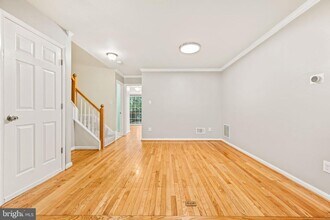 6192 Darleon Pl in Alexandria, VA - Foto de edificio - Building Photo