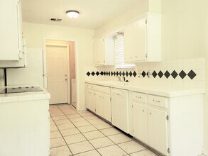 1325 E Brooks St in Norman, OK - Building Photo - Building Photo