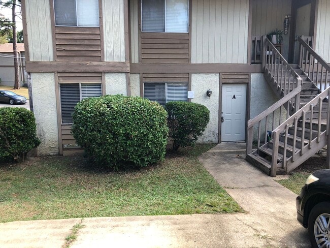 732 Pointe Ct in Tallahassee, FL - Foto de edificio - Building Photo