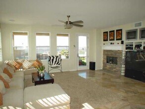 5121 Steinbeck Ct in Carlsbad, CA - Building Photo - Building Photo