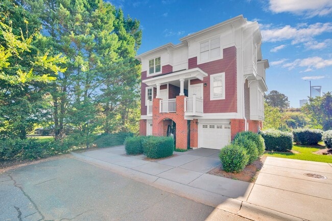 1305 Summit Greenway Court in Charlotte, NC - Building Photo - Building Photo