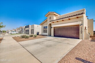 13409 Carterton Ave in Horizon City, TX - Building Photo - Building Photo