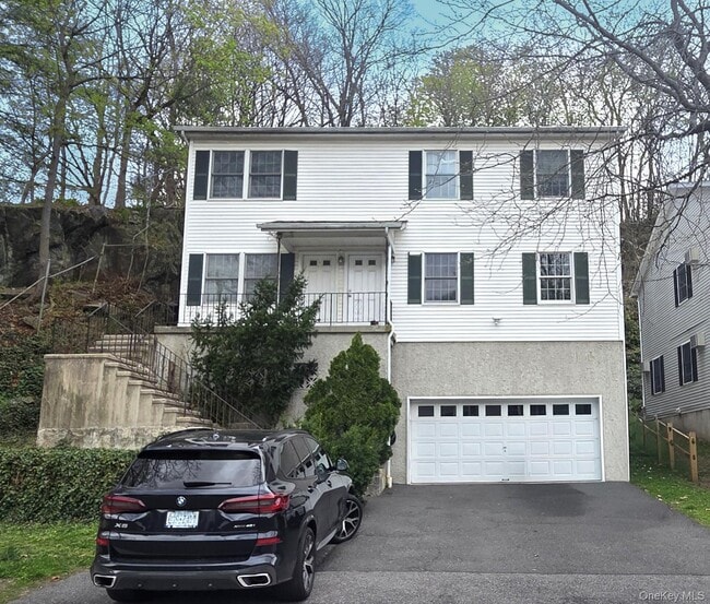 property at 36 Washington Pl E