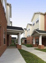 Shippensburg Commons Apartments in Shippensburg, PA - Foto de edificio - Building Photo