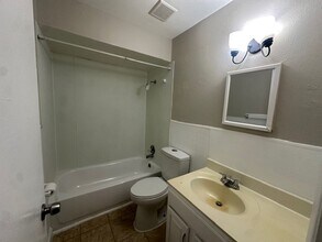 46 Barto Dr in St. Louis, MO - Building Photo - Building Photo